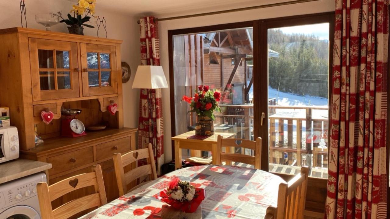 Eden Sur Les Pistes Avec Vue Panoramique Sur La Vallee La Joue du Loup Bagian luar foto