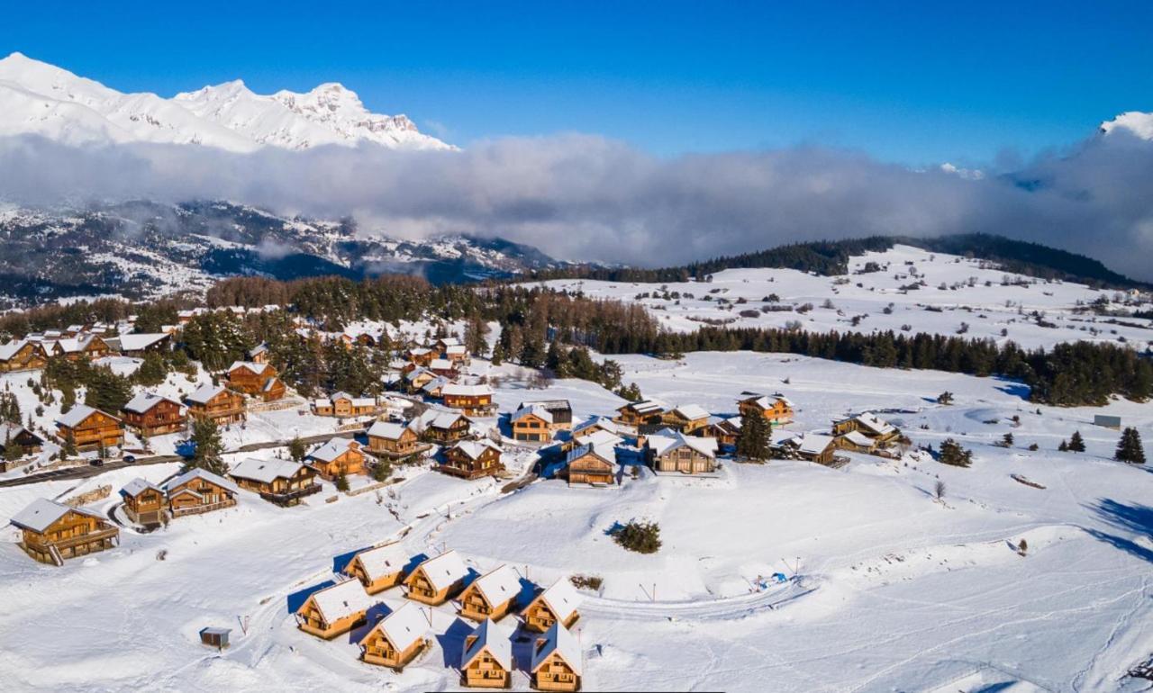 Eden Sur Les Pistes Avec Vue Panoramique Sur La Vallee La Joue du Loup Bagian luar foto